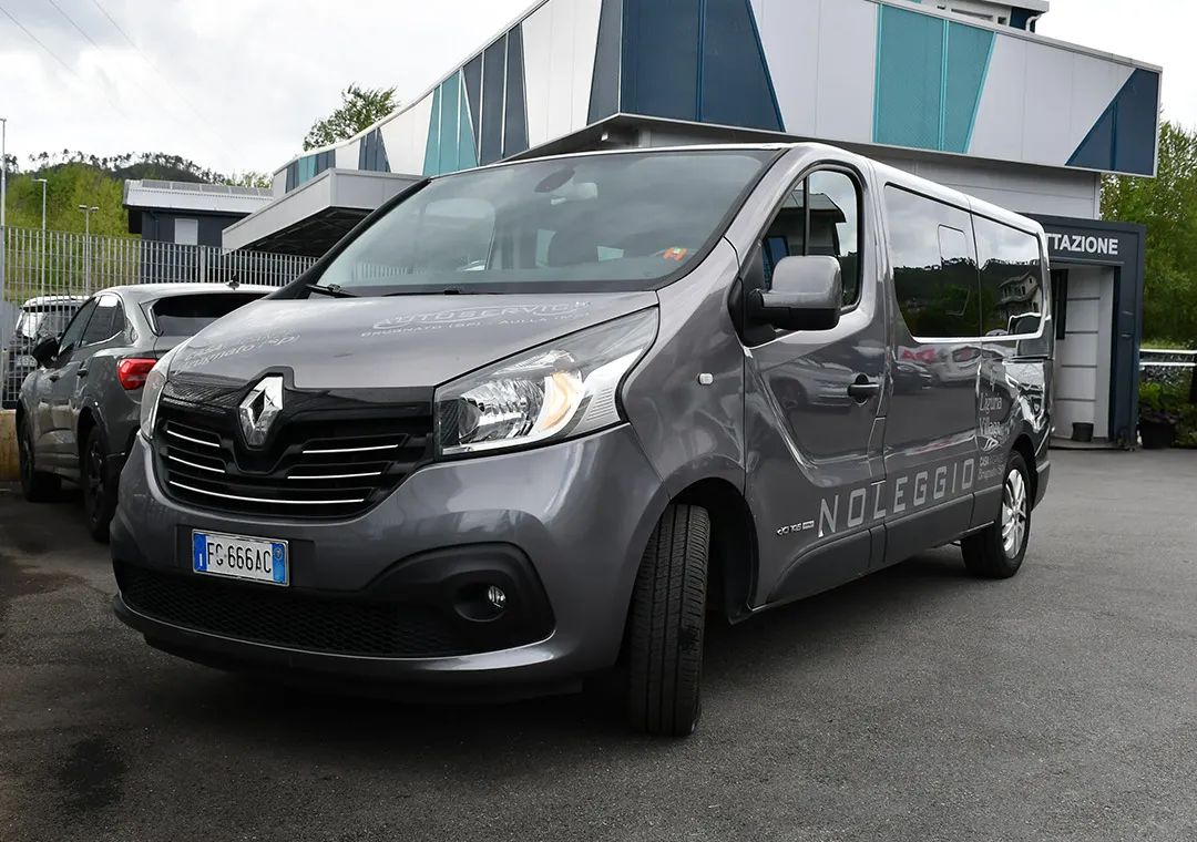 autoservice-noleggio-monovolumi-1 Renault Trafic 6 Posti | Noleggio | Autoservice